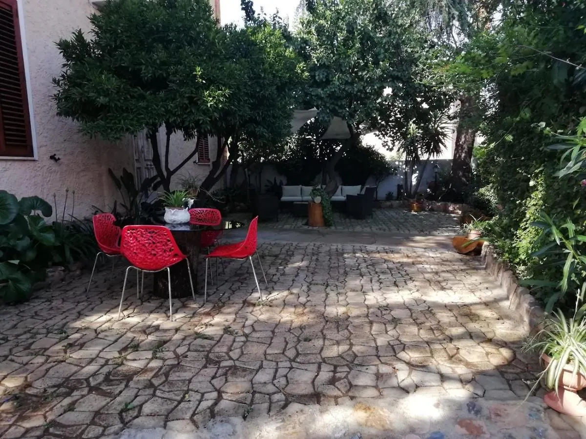 Bed and Breakfast Zia Chiarina San Nicolo Gerrei Italien