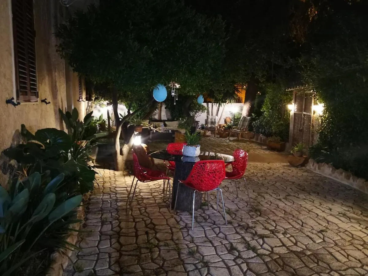 Frühstückspension Bed and Breakfast Zia Chiarina San Nicolo Gerrei
